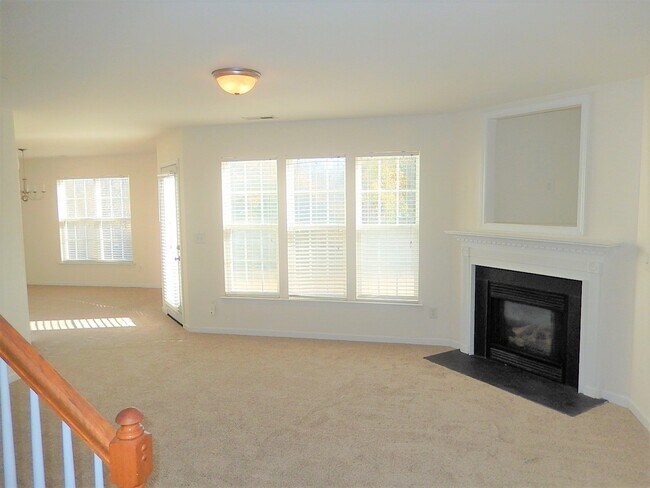 Foto del edificio - 1421 Springshire Ct