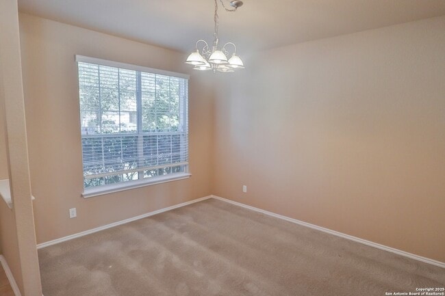 Foto del edificio - 830 Campion Red