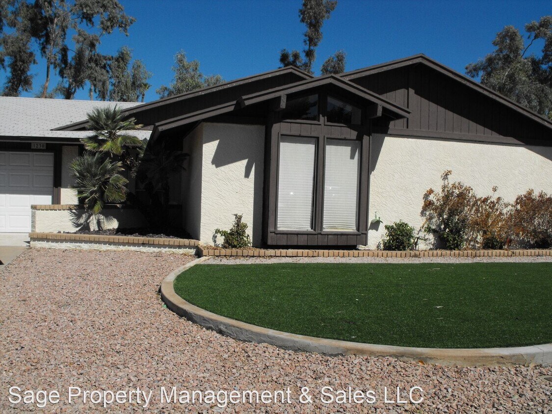 Primary Photo - 3 br, 2 bath House - 1230 W. Pecos Ave.