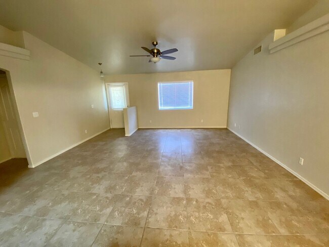 Foto del edificio - 3 Bedroom - 2 Bath Home