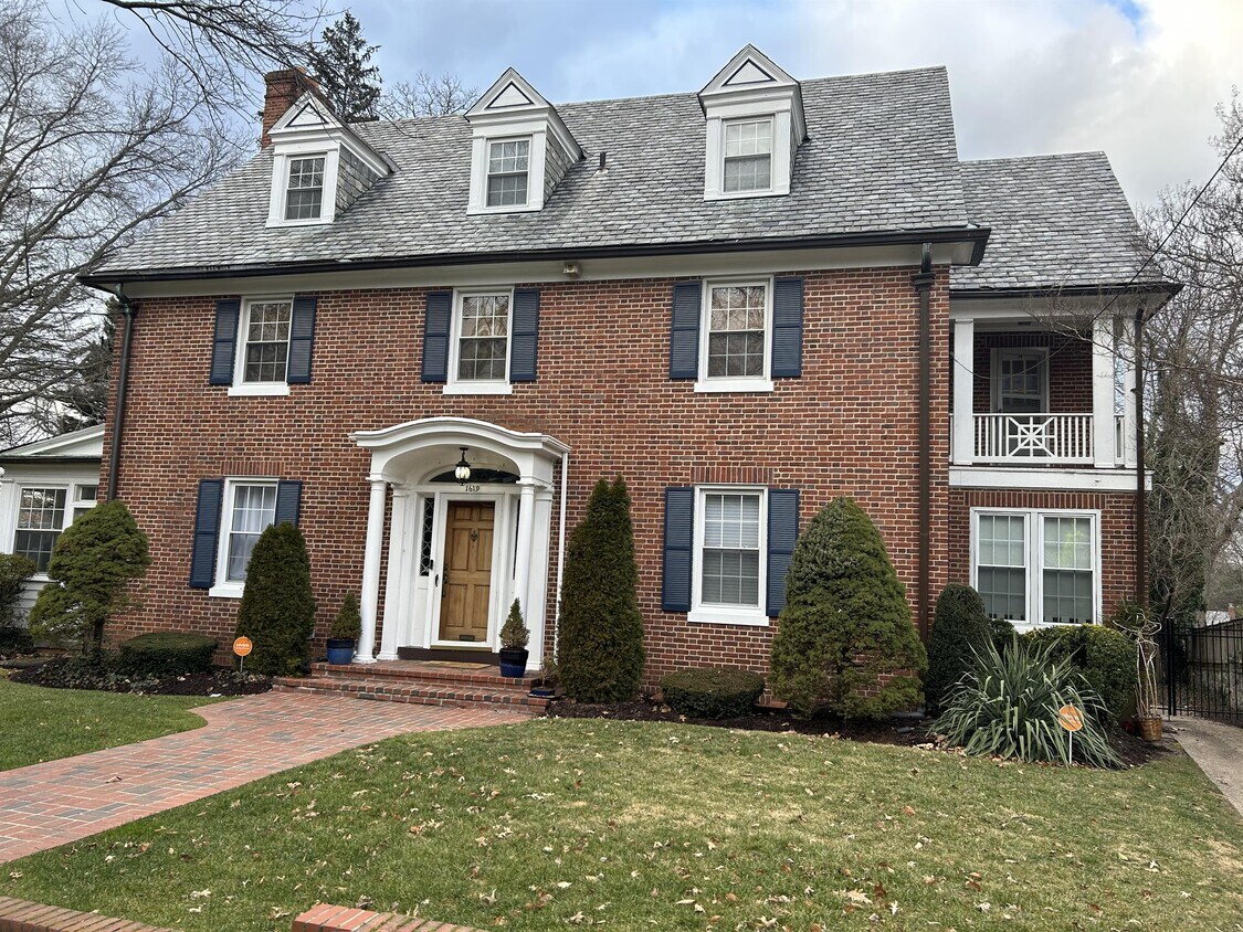 Primary Photo - 1619 Jonquil St NW