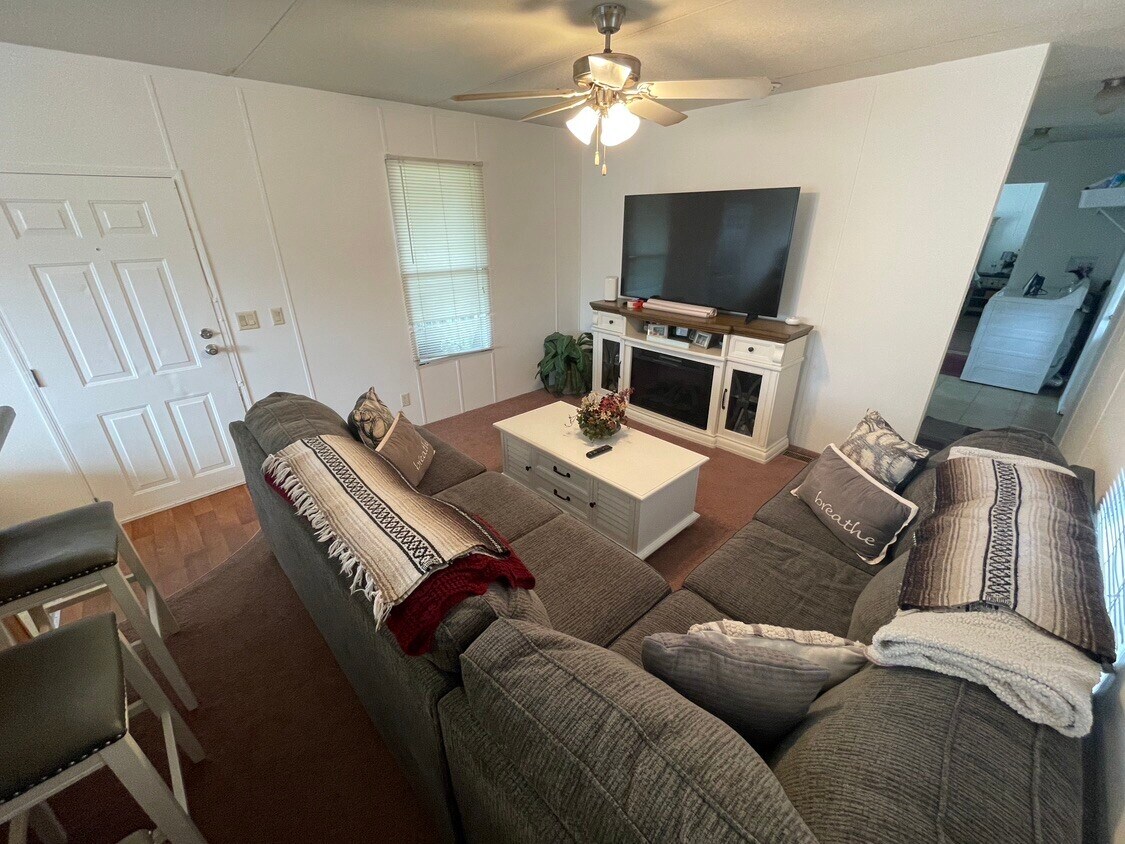 Primary Photo - 12080 Hibiscus Dr