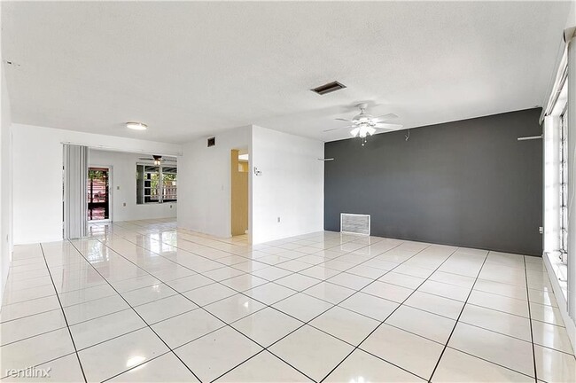 Foto del edificio - 4 br, 2 bath House - 9200 SW 55th St