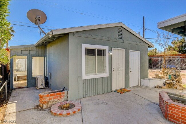 Building Photo - 4619 Garden Pl