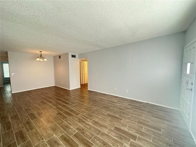 Building Photo - 2256 Philippine Dr