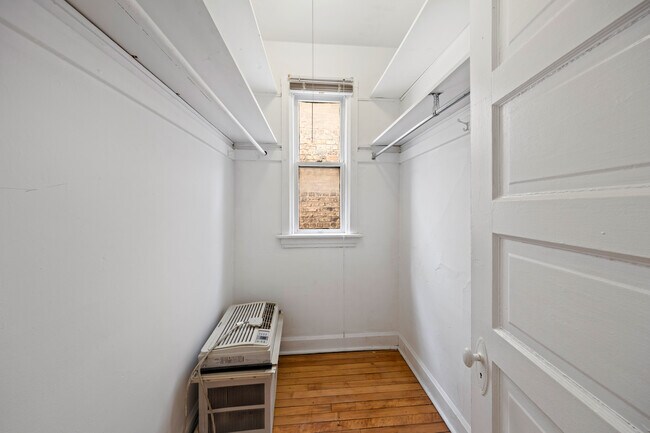 Foto del edificio - 3915 N Seeley Ave