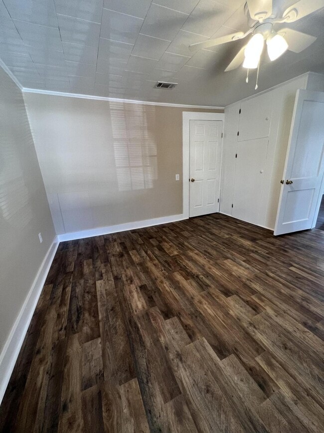 Building Photo - 8 Macks Dr