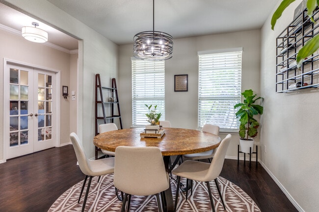 Building Photo - 1000 Marietta Ln