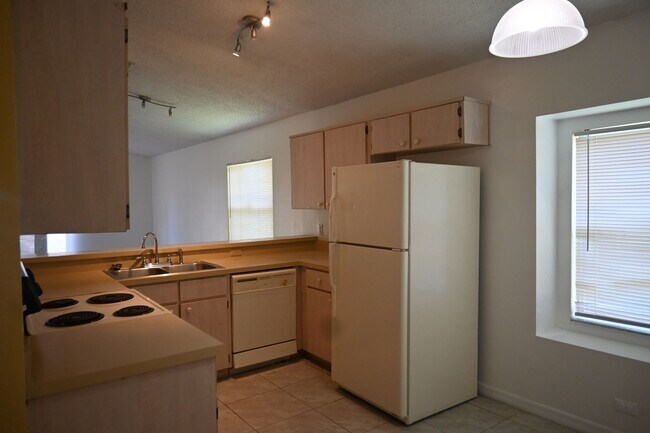 Foto del edificio - UNION PARK 3/2 IN RIVERS EDGE COMMUNITY W/...