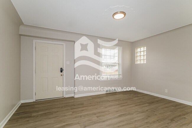 Foto del edificio - 2370 S Milton Ave