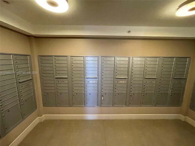 Foto del edificio - 600 NE 27th St