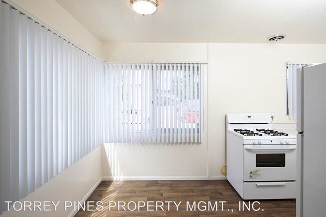 Building Photo - 925 Thomas Ave