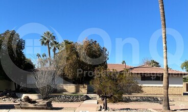 Building Photo - 570 N Villa Nueva Dr