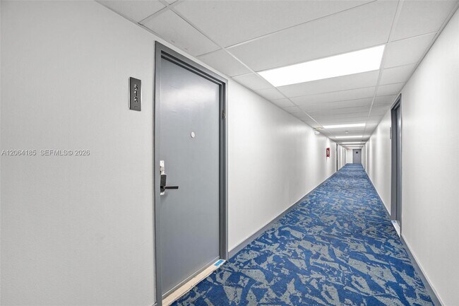Foto del edificio - 501 Three Islands Boulevard