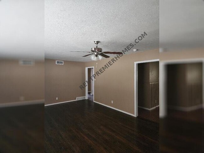 Foto del edificio - 6404 Martha Ln