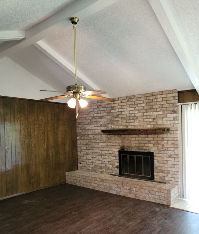Building Photo - 3625 Stephenson Dr