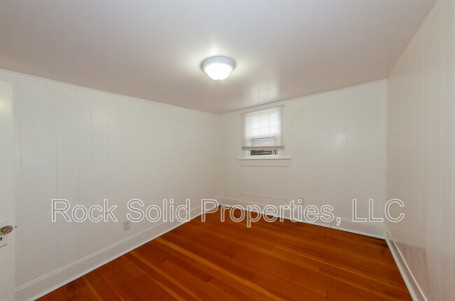 Foto del edificio - 506 E 7th St