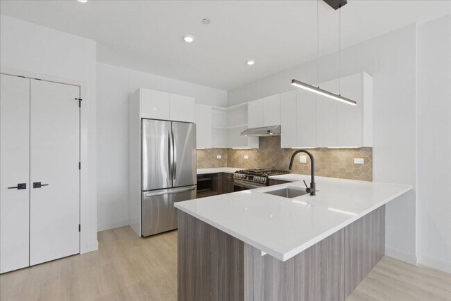 Foto del edificio - 948 W Sunnyside Ave