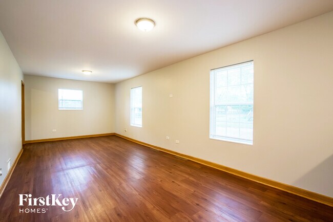 Building Photo - 3028 Gideon Ave