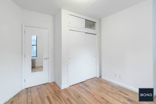 Building Photo - 222 E 85th St