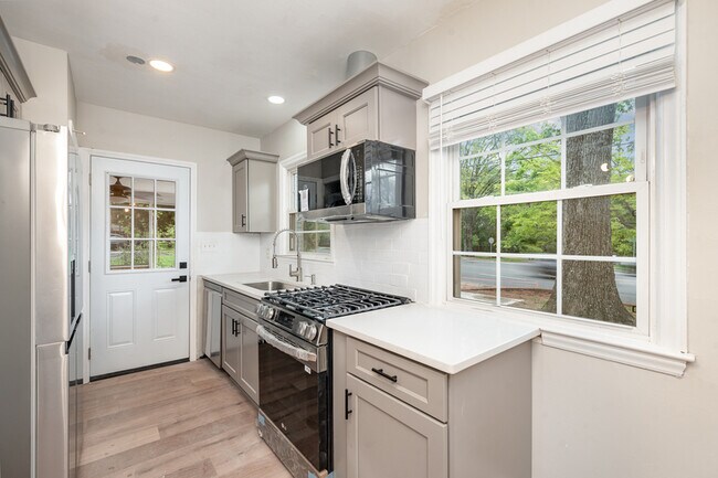 Foto del edificio - 1600 Flynnwood Dr