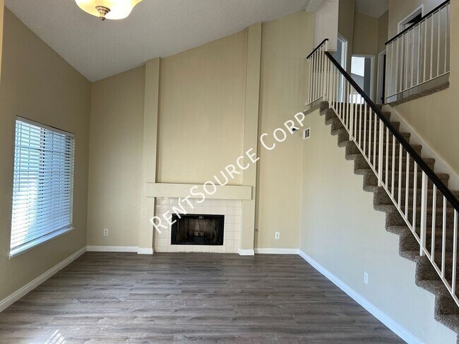 Building Photo - 4 bedroom, 2.5 bathroom home for rent in P...