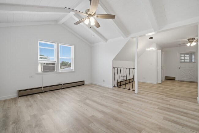 Foto del edificio - 7314 N Crawford Ave