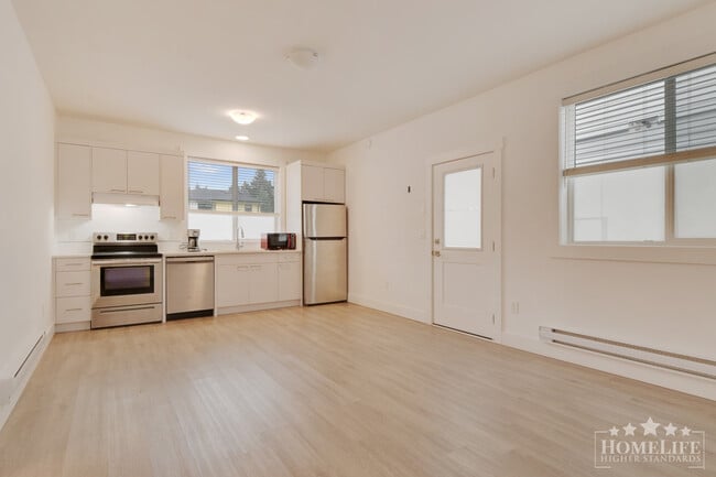 Building Photo - Spacious Modern 2 Bed 1 Bath Basement Suite for Rent in Hope (Silver Creek)!