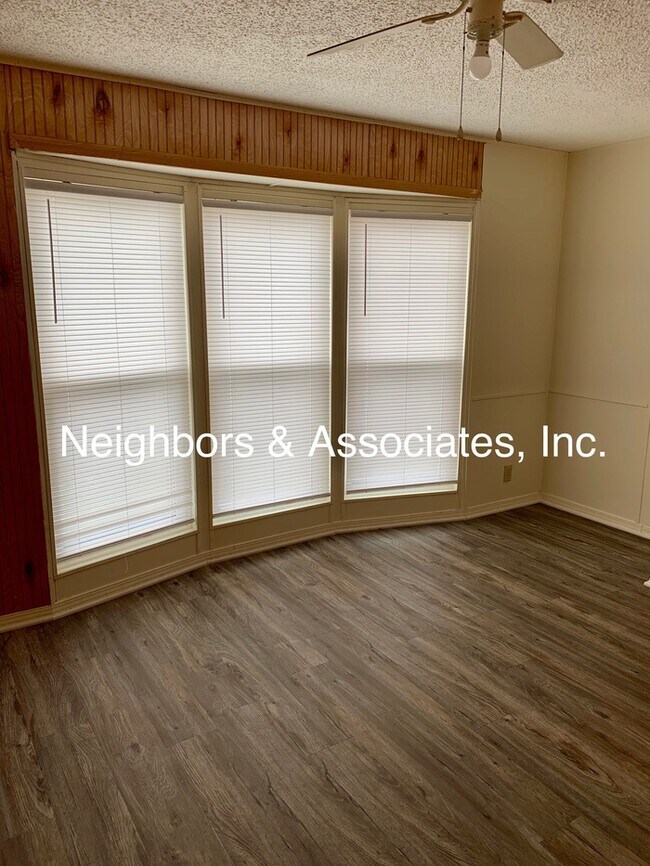 Foto del edificio - 151 T-Bar Rd