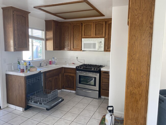 Building Photo - 5514 Summer Villa Dr