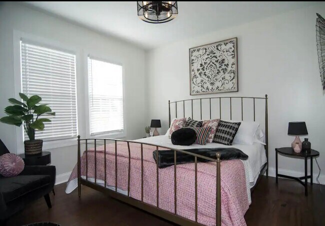 Building Photo - 214 E Fairview Ave