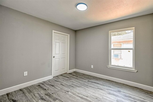 Foto del edificio - 3413 Mt Pleasant St