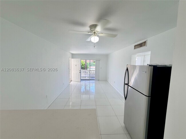 Foto del edificio - 1057 SW 7th St