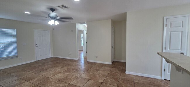 Foto del edificio - Duplex for rent