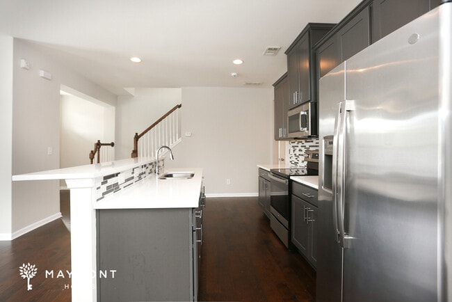 Building Photo - 836 Regal Ln