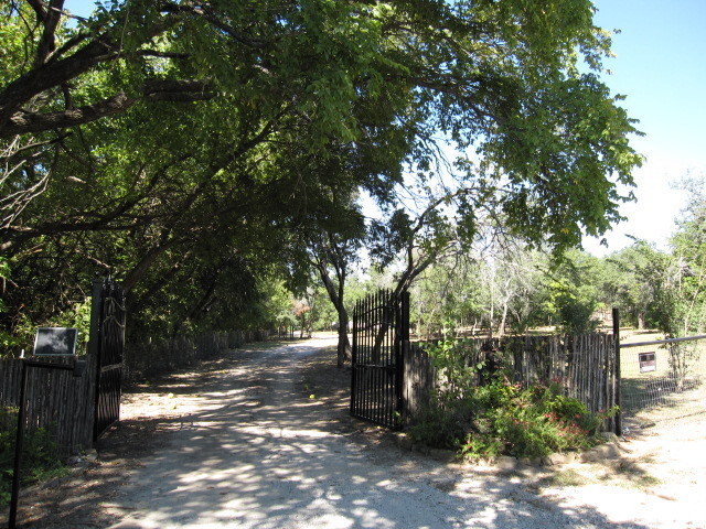 Building Photo - Horse Property - POOL - Country living at ...