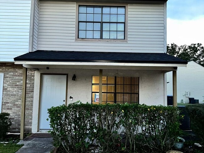 Building Photo - 1415 Ridge Lake Court