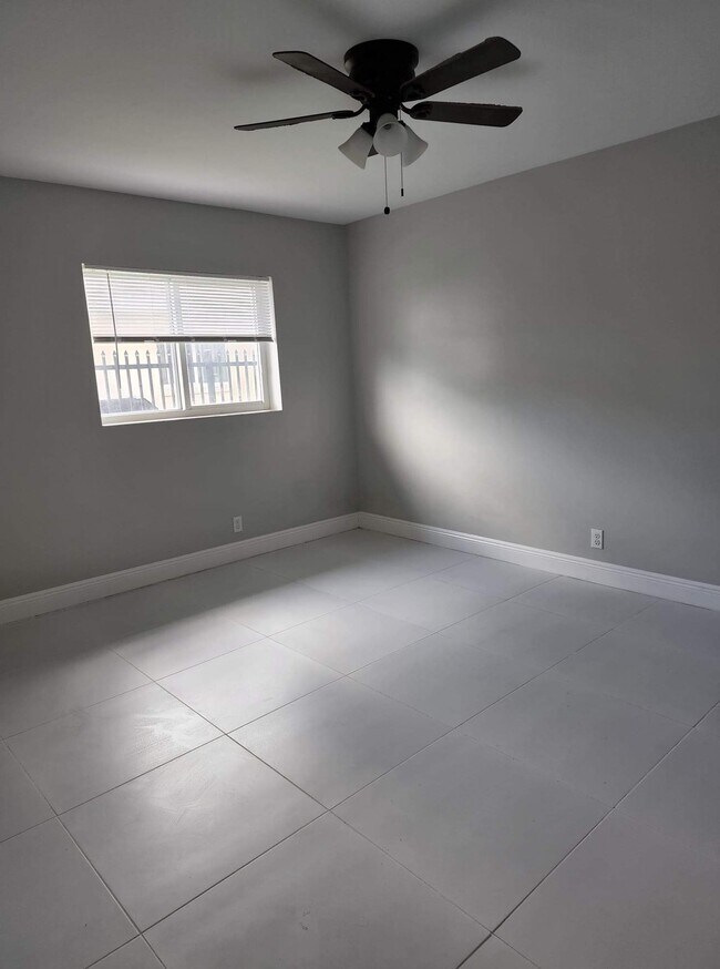 Foto del edificio - 5640 NW 28th St