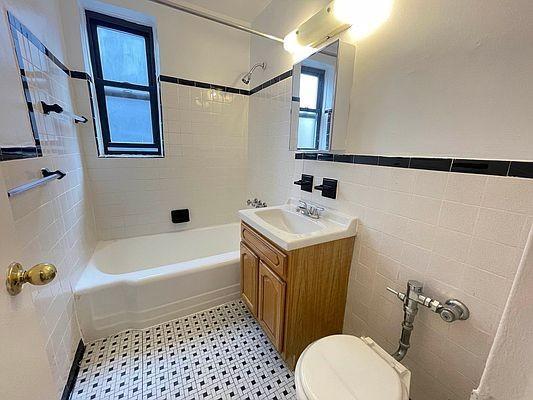 Building Photo - 1 bedroom in BRONX NY 10452