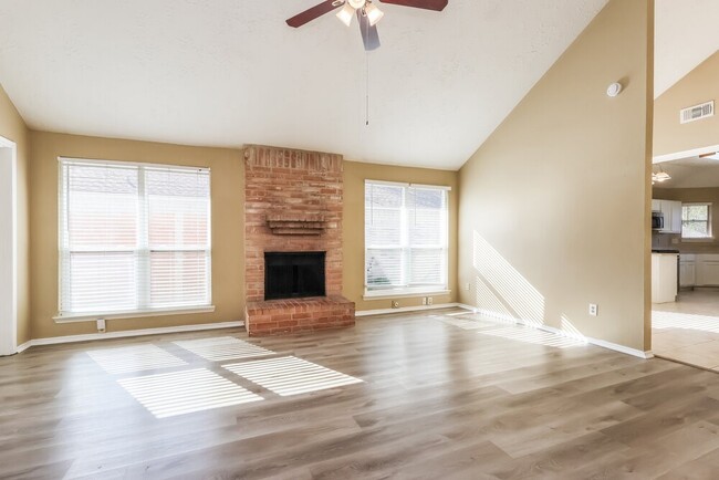 Foto del edificio - 20030 River Brook Dr