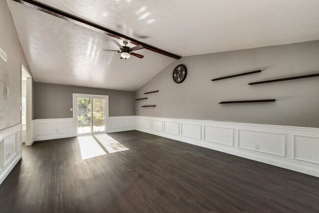 Building Photo - 4825 Trailwood Dr
