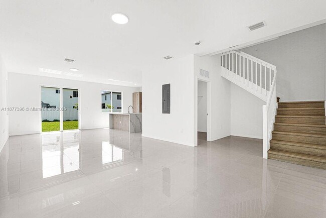 Building Photo - 22485 SW 125th Ave