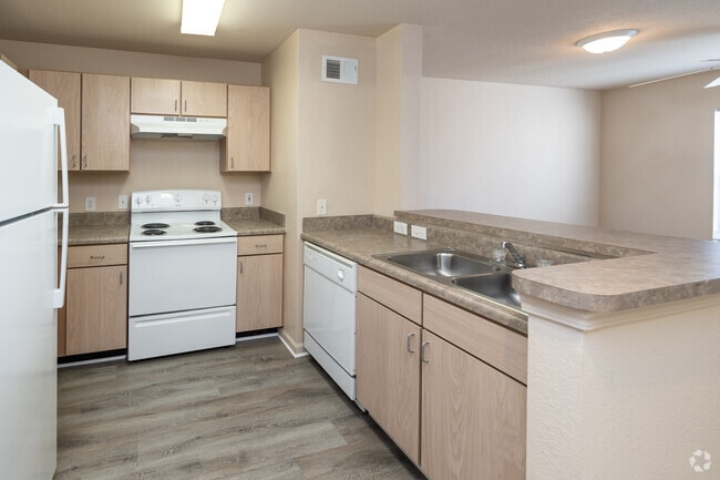 1BR,1BA-572SF-Kitchen - Madison Manor