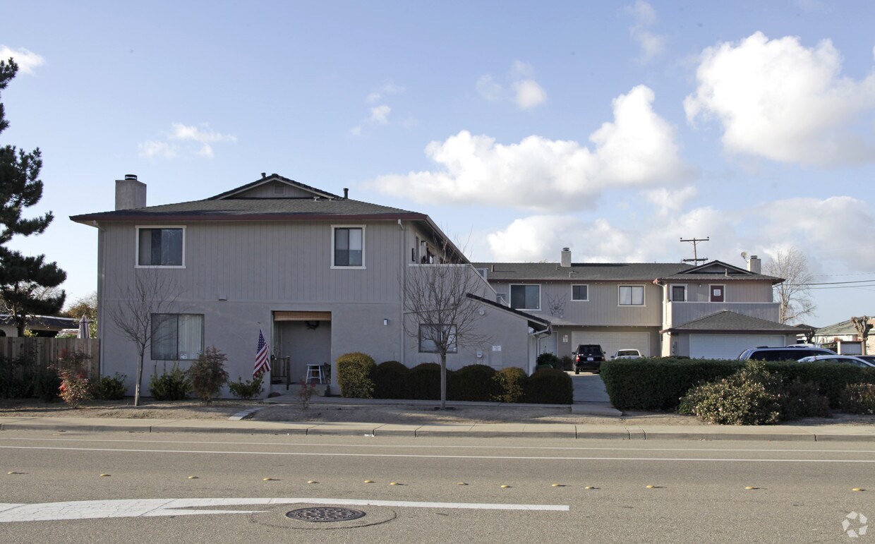 Building Photo - 22083-22095 Betlen Way