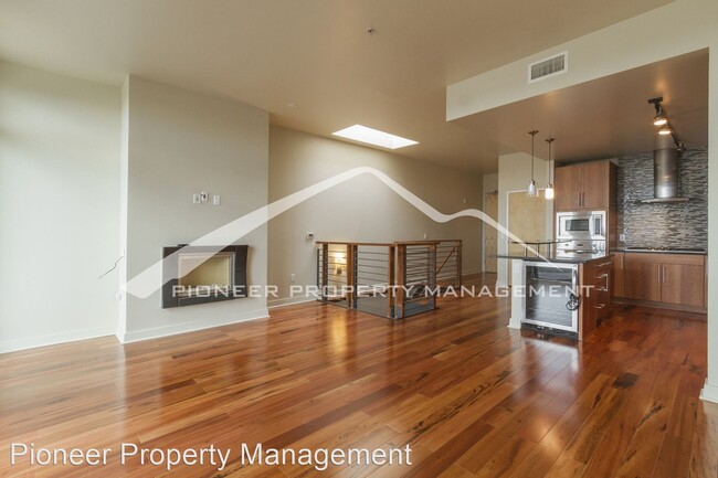 Building Photo - 2 br, 2.5 bath House - 2229 Blake St #708