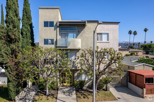 Building Photo - 2245 Las Colinas Ave.