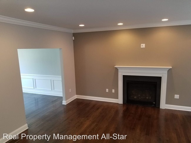 Building Photo - 4 br, 3.5 bath House - 1950 6th Street