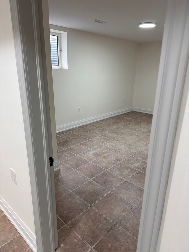 Building Photo - 251 Archdekin Dr