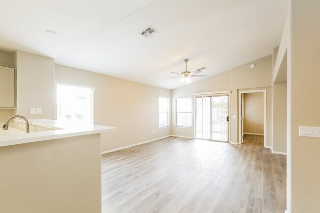 Foto del edificio - 1607 W Nancy Ln