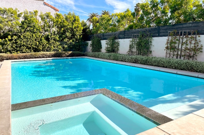 Photo - 300 N Plymouth Blvd House